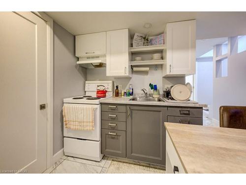 33 Orchid Crescent, Kitchener, ON - Indoor Photo Showing Kitchen