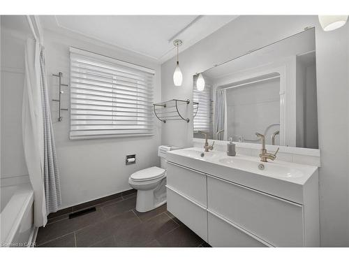 124 Southwood Drive, Cambridge, ON - Indoor Photo Showing Bathroom