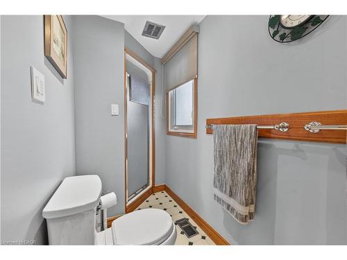 77 Upper Paradise Road, Hamilton, ON - Indoor Photo Showing Bathroom