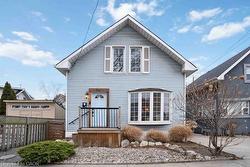 1 Mareve Avenue  Hamilton, ON L8H 7A7