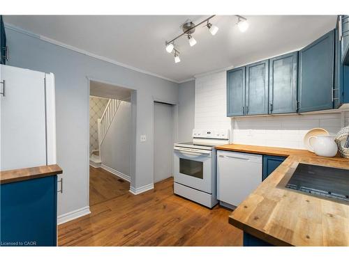 1 Mareve Avenue, Hamilton, ON - Indoor Photo Showing Kitchen