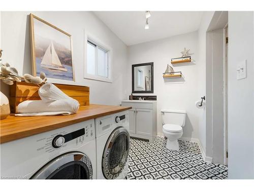 1 Mareve Avenue, Hamilton, ON - Indoor Photo Showing Laundry Room