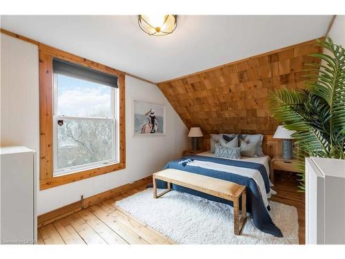 1 Mareve Avenue, Hamilton, ON - Indoor Photo Showing Bedroom