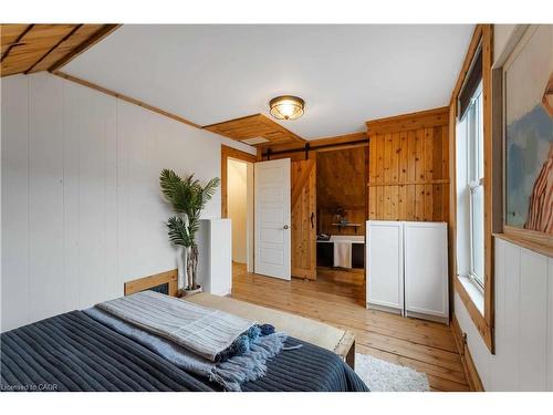 1 Mareve Avenue, Hamilton, ON - Indoor Photo Showing Bedroom