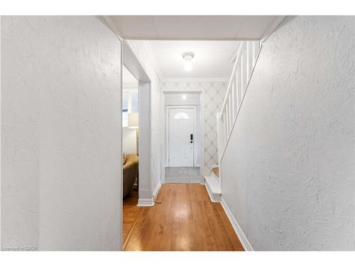 1 Mareve Avenue, Hamilton, ON - Indoor Photo Showing Other Room