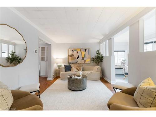 1 Mareve Avenue, Hamilton, ON - Indoor Photo Showing Living Room