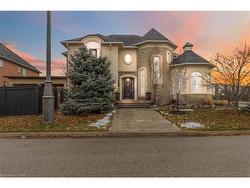 242 Milkweed Way  Oakville, ON L6L 0A6