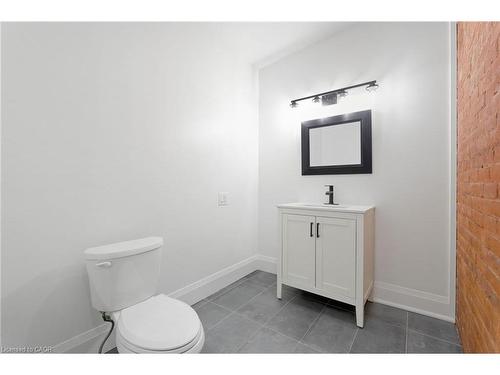 Main-202 Victoria Avenue N, Hamilton, ON - Indoor Photo Showing Bathroom
