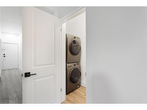 Main-202 Victoria Avenue N, Hamilton, ON - Indoor Photo Showing Laundry Room