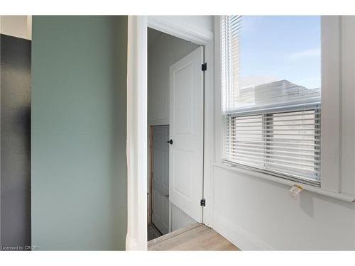 Main-202 Victoria Avenue N, Hamilton, ON - Indoor Photo Showing Other Room