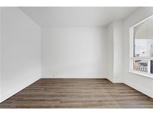 Main-202 Victoria Avenue N, Hamilton, ON - Indoor Photo Showing Other Room