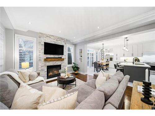 4638 Kearse Street, Burlington, ON - Indoor Photo Showing Living Room With Fireplace