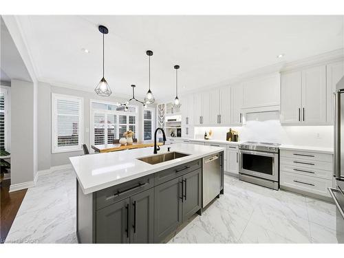 4638 Kearse Street, Burlington, ON - Indoor Photo Showing Kitchen With Upgraded Kitchen