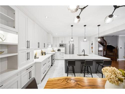 4638 Kearse Street, Burlington, ON - Indoor Photo Showing Kitchen With Upgraded Kitchen
