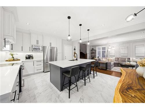 4638 Kearse Street, Burlington, ON - Indoor Photo Showing Kitchen With Upgraded Kitchen