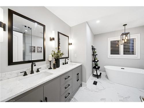 4638 Kearse Street, Burlington, ON - Indoor Photo Showing Bathroom