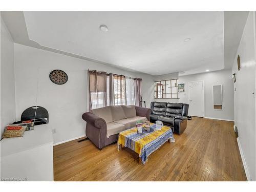 259 Franklin Street S, Kitchener, ON - Indoor Photo Showing Living Room