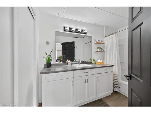 103 Charles Street W, Ingersoll, ON - Indoor Photo Showing Other Room