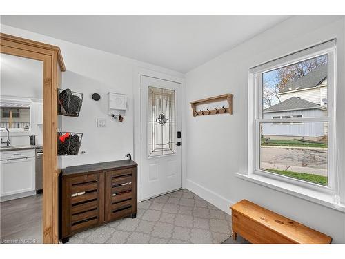 103 Charles Street W, Ingersoll, ON - Indoor Photo Showing Other Room