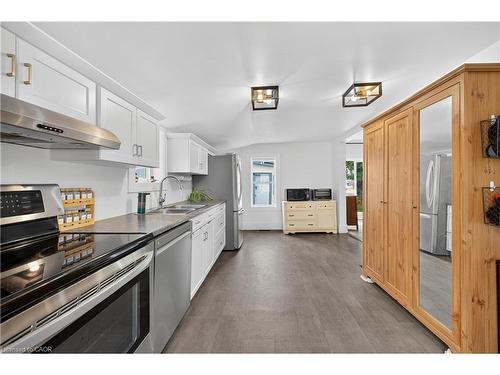 103 Charles Street W, Ingersoll, ON - Indoor Photo Showing Kitchen With Double Sink