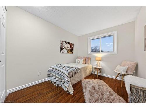 49 Ferguson Avenue, Cambridge, ON - Indoor Photo Showing Bedroom