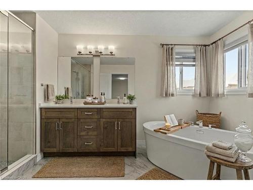 352 Chokecherry Crescent, Waterloo, ON - Indoor Photo Showing Bathroom
