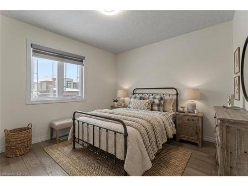 352 Chokecherry Crescent, Waterloo, ON - Indoor Photo Showing Bedroom