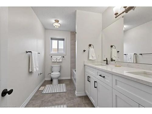 352 Chokecherry Crescent, Waterloo, ON - Indoor Photo Showing Bathroom