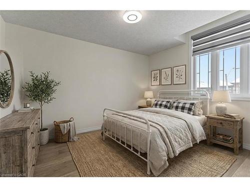 352 Chokecherry Crescent, Waterloo, ON - Indoor Photo Showing Bedroom