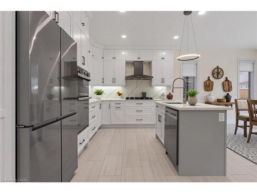 352 Chokecherry Crescent, Waterloo, ON - Indoor Photo Showing Kitchen With Upgraded Kitchen