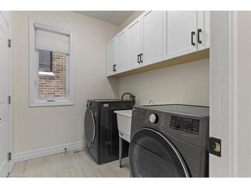 352 Chokecherry Crescent, Waterloo, ON - Indoor Photo Showing Laundry Room