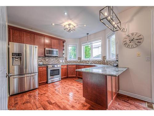 47 Dellgrove Circle, Cambridge, ON - Indoor Photo Showing Kitchen