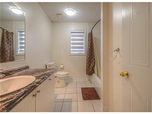 47 Dellgrove Circle, Cambridge, ON - Indoor Photo Showing Bathroom