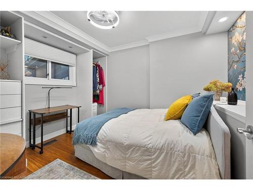 72 Viceroy Court, Hamilton, ON - Indoor Photo Showing Bedroom