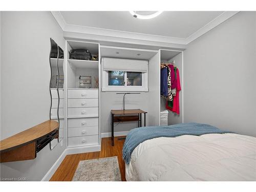 72 Viceroy Court, Hamilton, ON - Indoor Photo Showing Bedroom