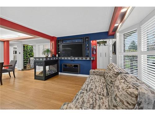 72 Viceroy Court, Hamilton, ON - Indoor With Fireplace