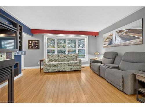 72 Viceroy Court, Hamilton, ON - Indoor Photo Showing Living Room