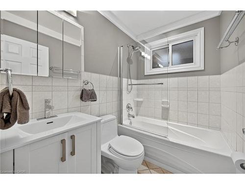 72 Viceroy Court, Hamilton, ON - Indoor Photo Showing Bathroom