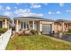 58 Sandra Crescent  Grimsby, ON L3M 4Y6