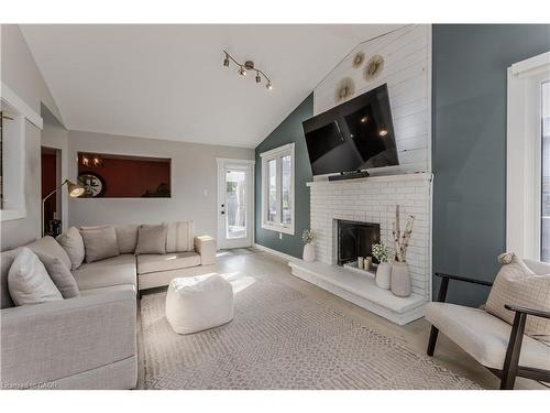 347 Delancey Boulevard, Hamilton, ON - Indoor Photo Showing Living Room With Fireplace