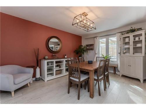 347 Delancey Boulevard, Hamilton, ON - Indoor Photo Showing Dining Room