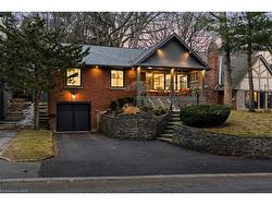 759 Shadeland Avenue  Burlington, ON L7T 2M2