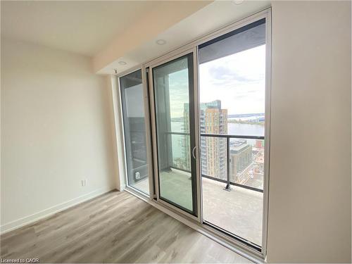 2206-370 Martha Street, Burlington, ON - Indoor Photo Showing Other Room