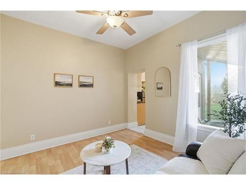 24 Florence Street, Hamilton, ON - Indoor Photo Showing Living Room