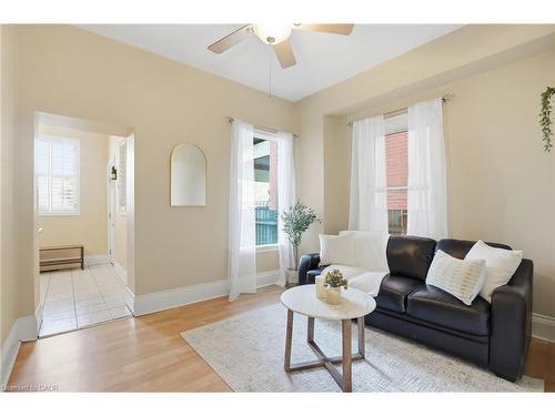 24 Florence Street, Hamilton, ON - Indoor Photo Showing Living Room