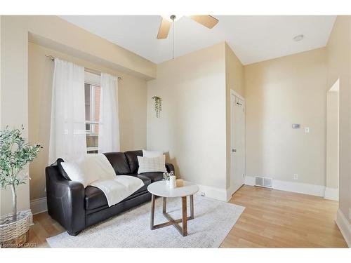 24 Florence Street, Hamilton, ON - Indoor Photo Showing Living Room