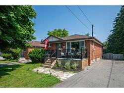 103 Mcelroy Road E Hamilton, ON L9A 1Y7