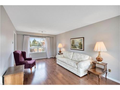 2185 Vista Drive, Burlington, ON - Indoor Photo Showing Living Room