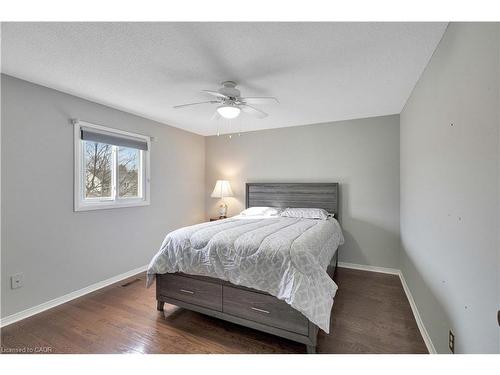 2185 Vista Drive, Burlington, ON - Indoor Photo Showing Bedroom