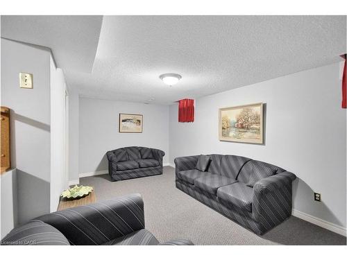 2185 Vista Drive, Burlington, ON - Indoor Photo Showing Living Room